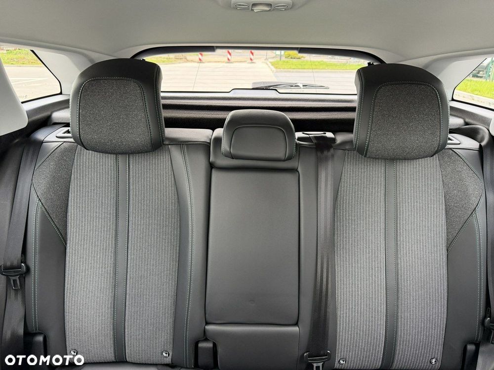 Peugeot 3008 BlueHDi 130 Stop & Start EAT8 Allure Pack - 31
