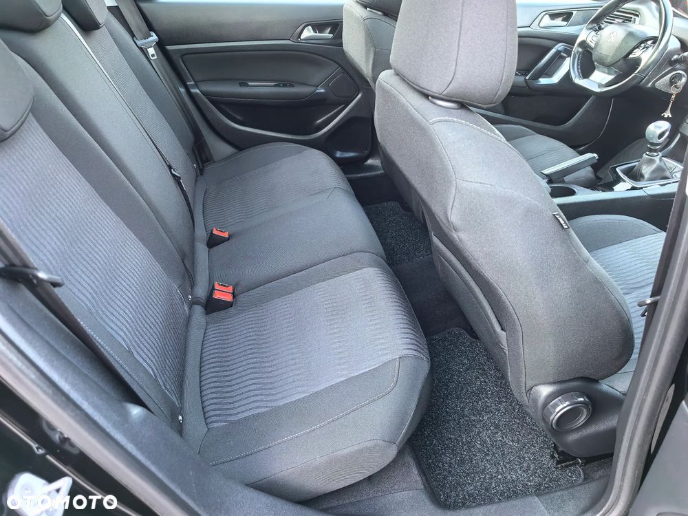 Peugeot 308 1.6 BlueHDi Allure S&S - 16