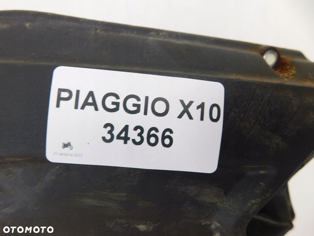 PIAGGIO X10 125 POKRYWA SILNIKA M1 - 7