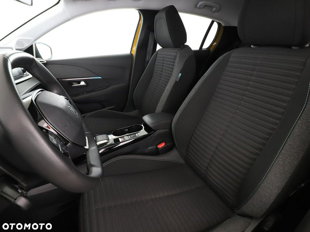 Peugeot 208 - 13