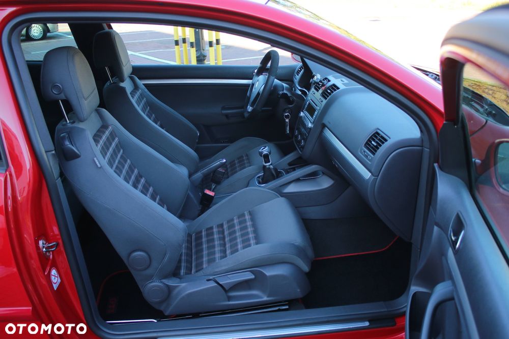 Volkswagen Golf - 21