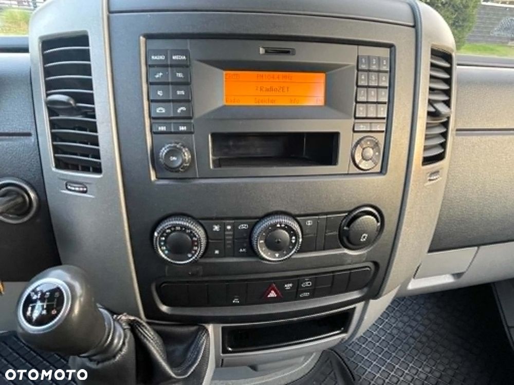 Mercedes-Benz Sprinter - 15