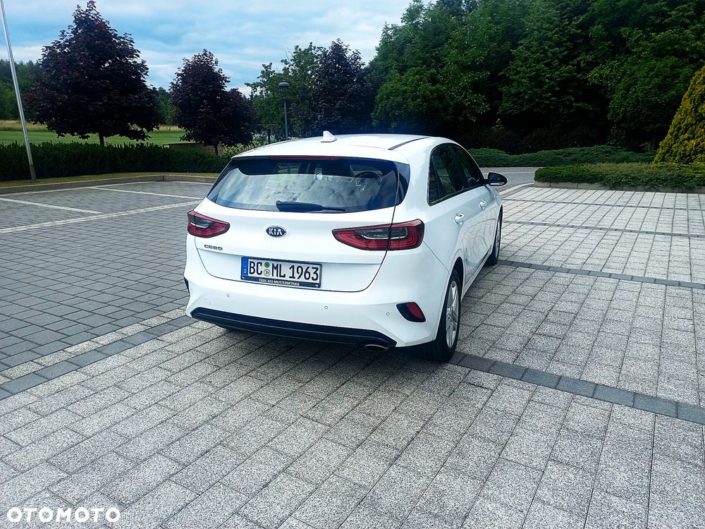 Kia Ceed 1.6 CRDi DCT Vision - 31