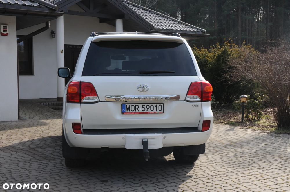 Toyota Land Cruiser - 7