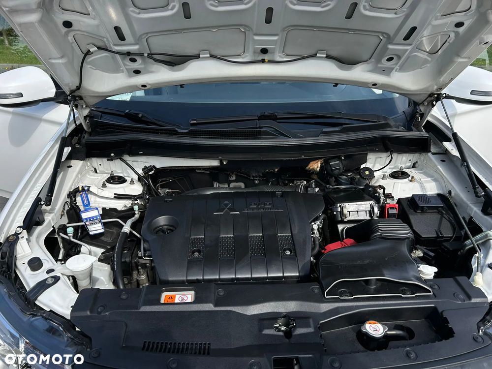 Mitsubishi Outlander 2.2 DID Instyle Navi - 15