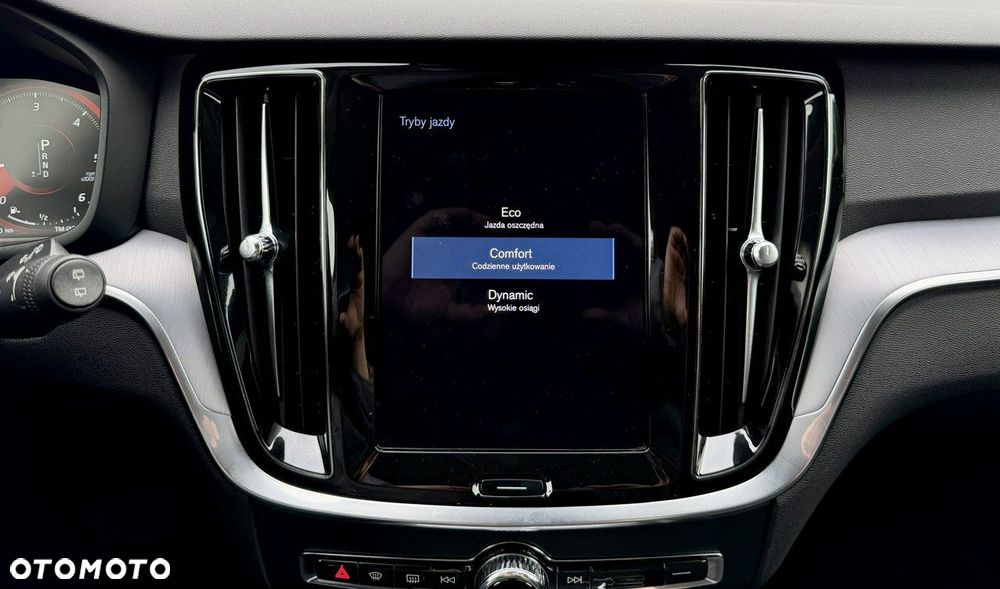 Volvo V60 D4 AWD Geartronic Momentum Pro - 31