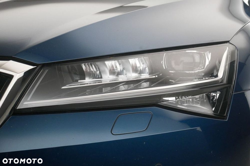 Skoda Superb 2.0 TSI Ambition DSG - 13