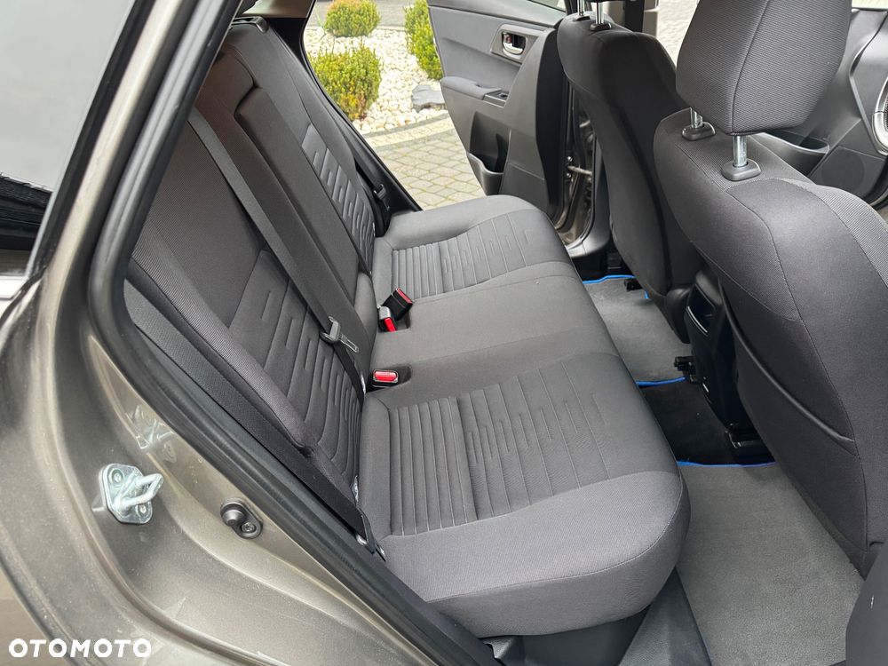 Toyota Auris - 36