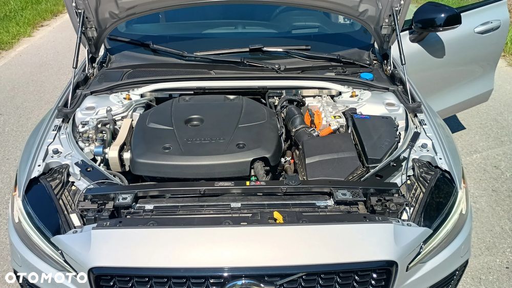 Volvo V60 T8 AWD Plug-In Hybrid Polestar Engineered R-Design - 36