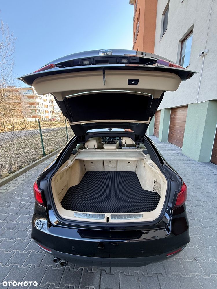 BMW Seria 3 330i xDrive M Sport - 4