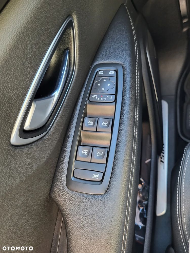 Renault Scenic BLUE dCi 120 BOSE EDITION - 22