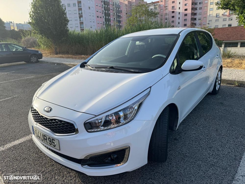 Kia Ceed 1.0 T-GDI Nav Line - 1