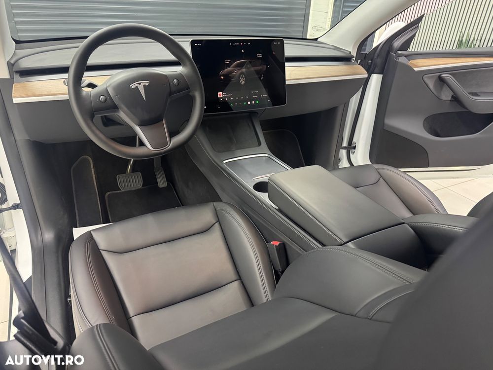Tesla Model Y Long Range Dual Motor AWD - 7