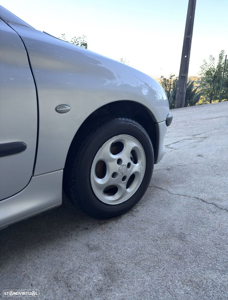 Peugeot 206 - 3