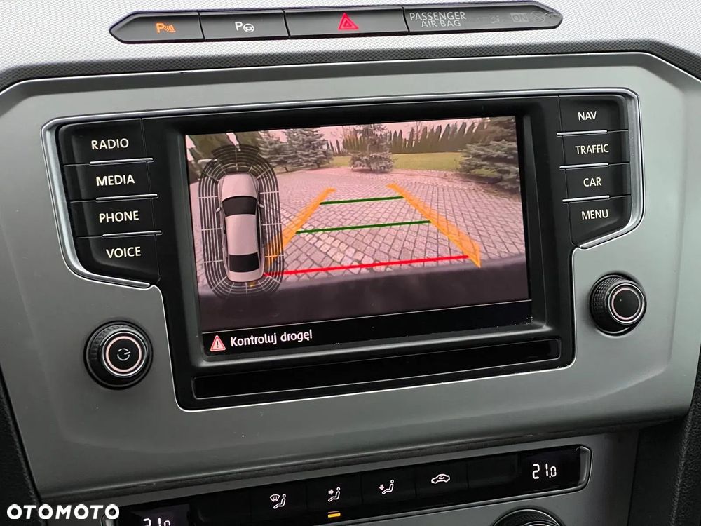 Volkswagen Passat 1.6 TDI SCR DSG - 30