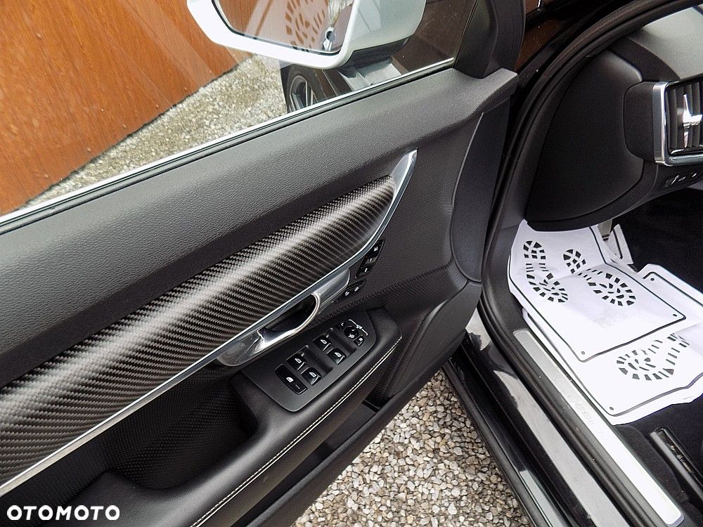 Volvo V90 T8 AWD Plug-In Hybrid R-Design - 9