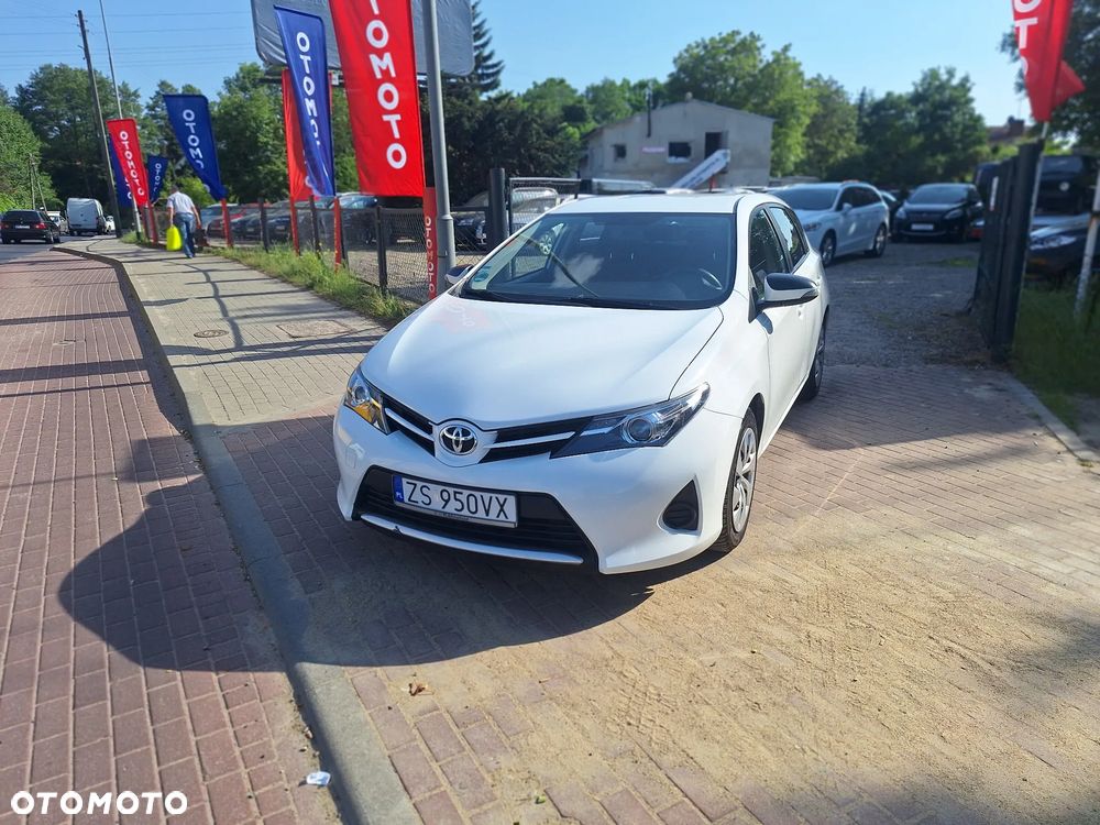 Toyota Auris 1.33 Dual-VVT-i - 17