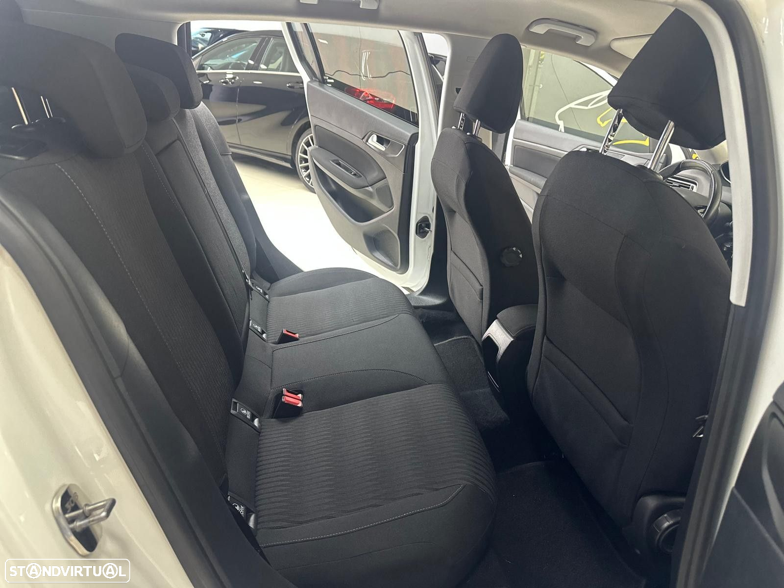 Peugeot 308 1.6 BlueHDi Style - 10