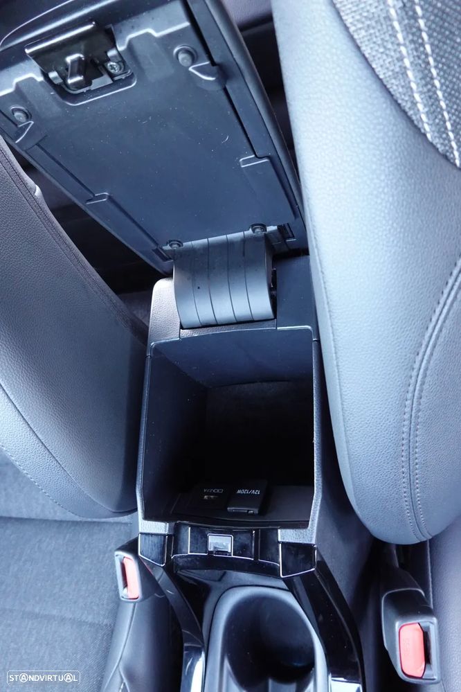 Toyota Corolla Touring Sports 1.8 Hybrid Comfort+P.Sport - 11