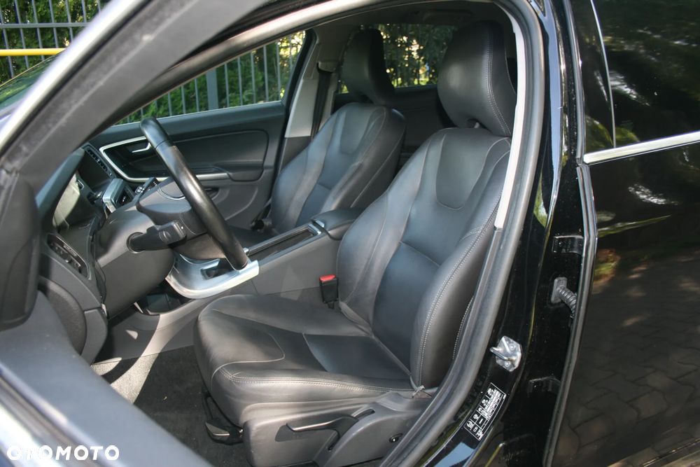Volvo V60 D3 Drive-E Dynamic Edition (Momentum) - 40