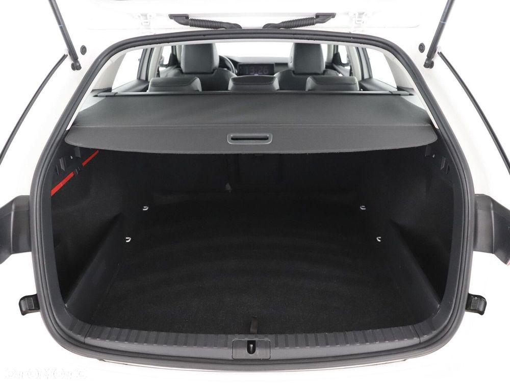Skoda Octavia 2.0 TDI 4x4 Scout DSG - 9