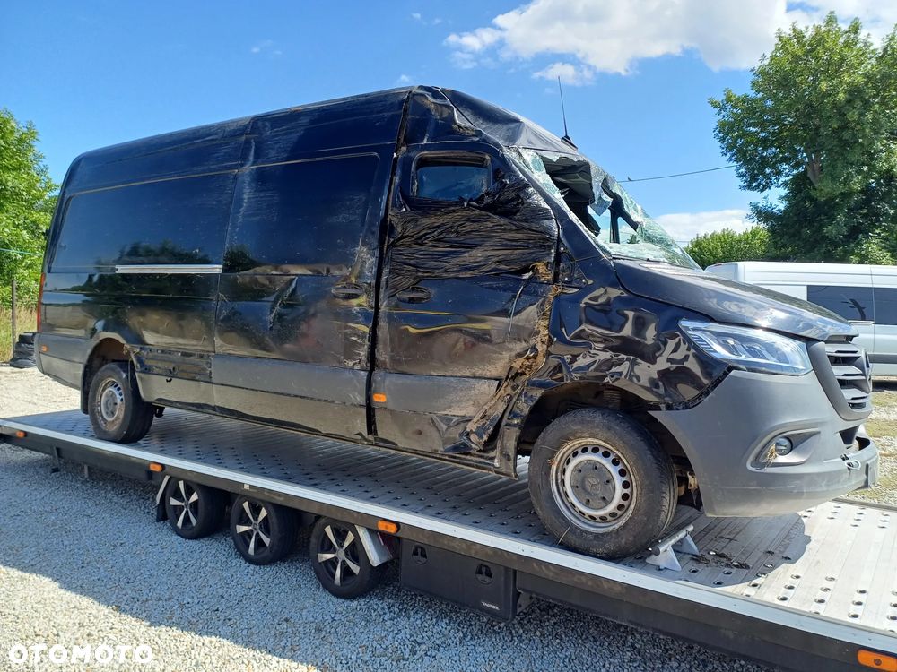 Mercedes-Benz Sprinter - 13
