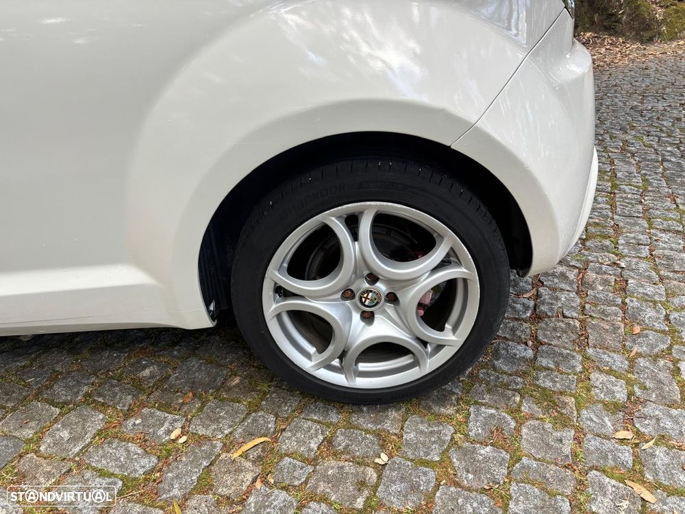 Alfa Romeo MiTo 1.3 JTD Distinctive - 16