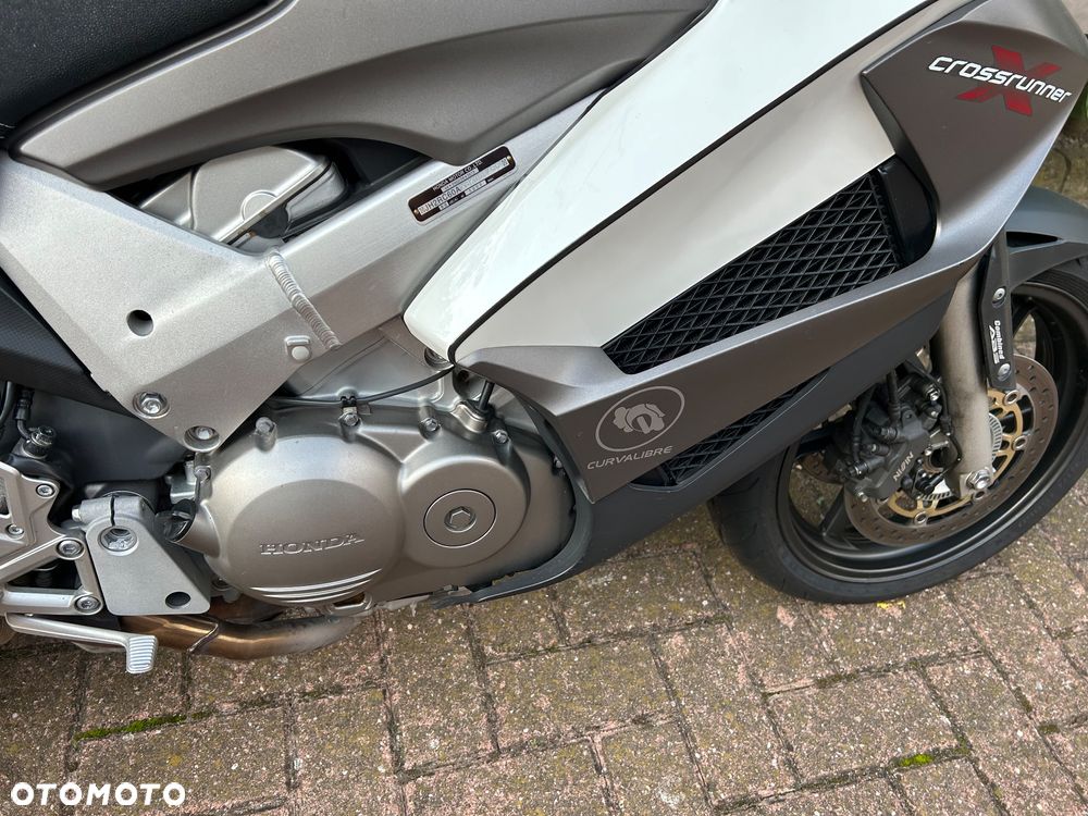 Honda VFR - 13