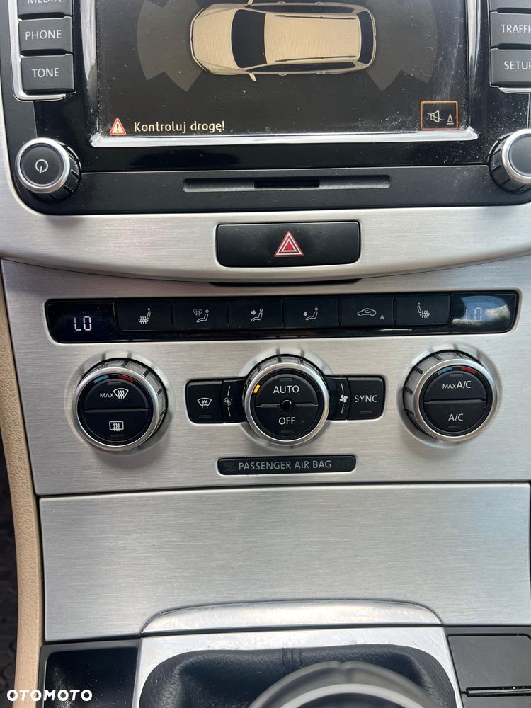 Volkswagen Passat 2.0 TDI Perfectline R-Style - 13