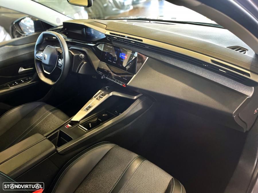 Peugeot 308 SW 1.2 PureTech Allure EAT8 - 29