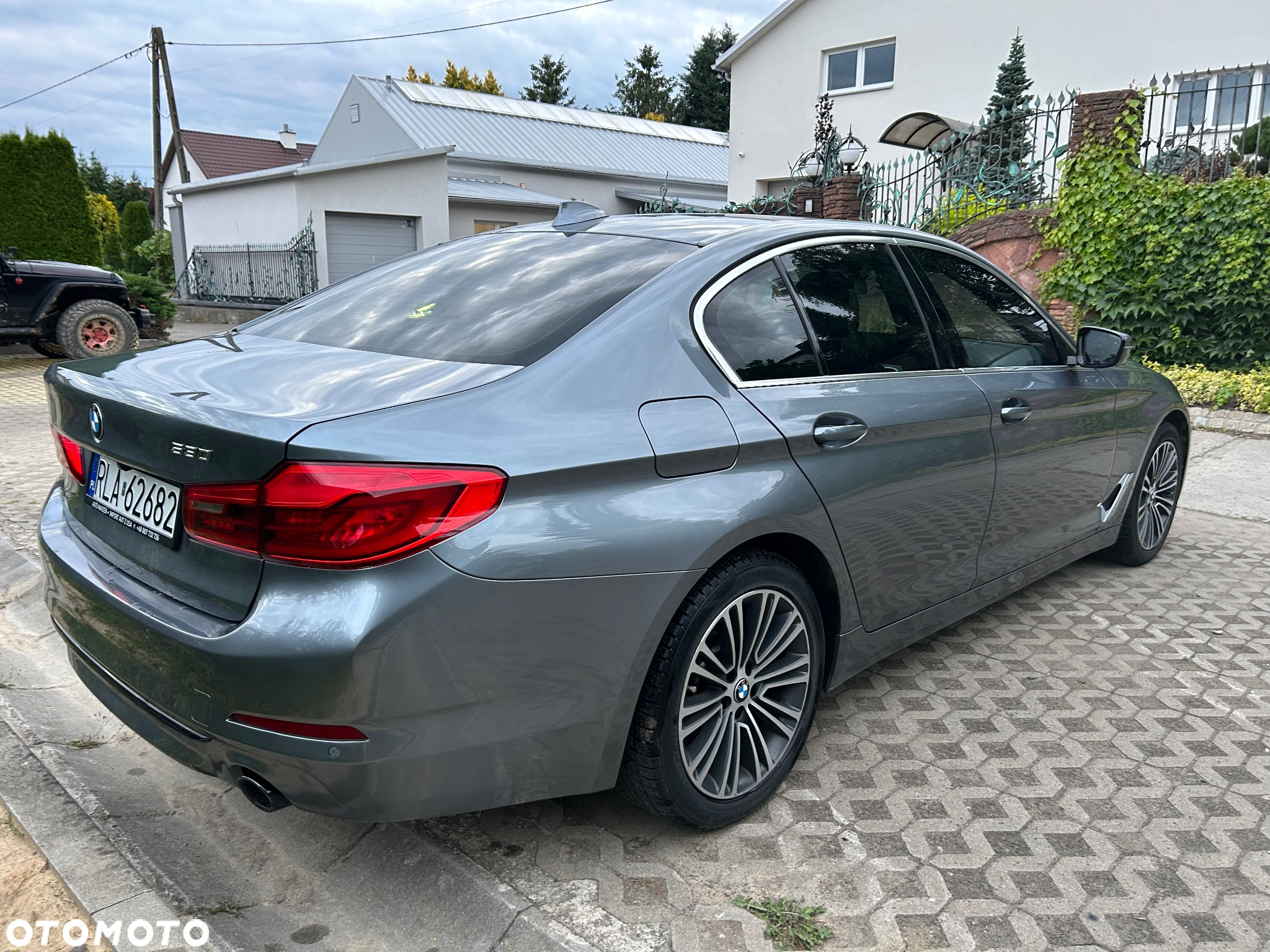 BMW Seria 5 550e xDrive - 9