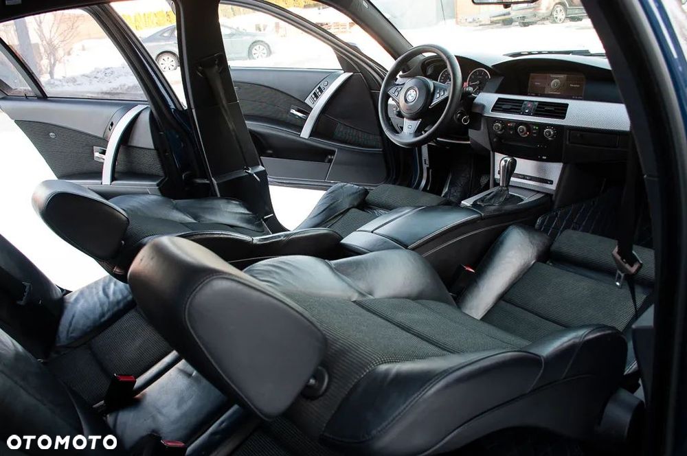 BMW Seria 5 ver-525i - 23