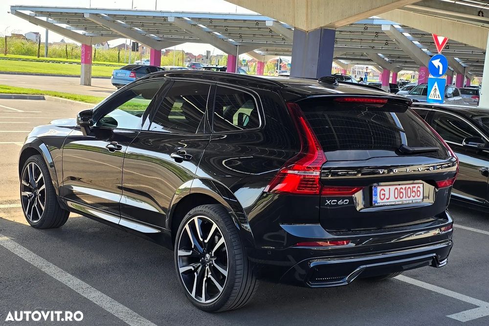 Volvo XC 60 B5 MHEV AWD R-Design - 4
