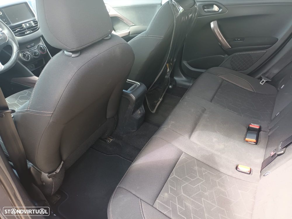 Peugeot 2008 1.6 BlueHDi Style - 13