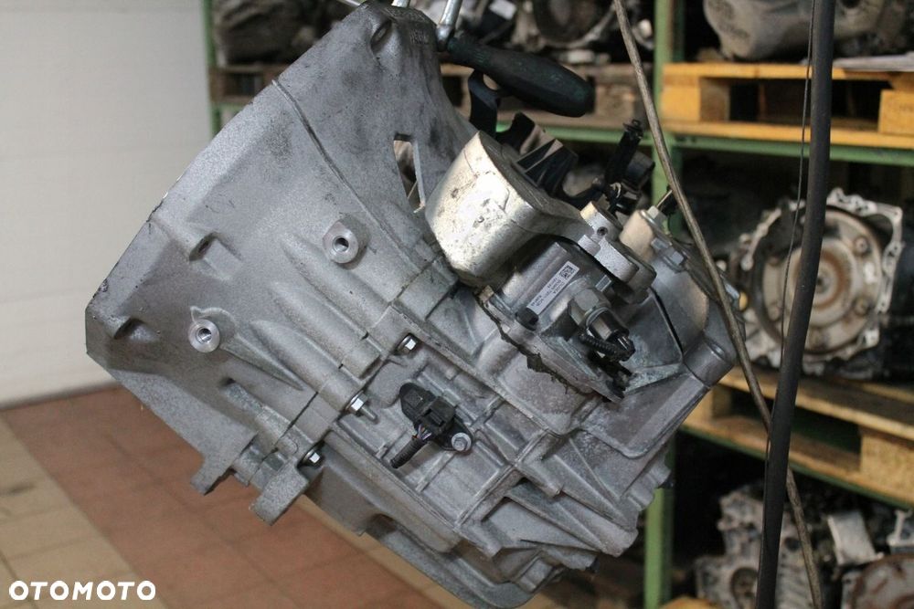 VOLVO V70 V60 S60 D2 SKRZYNIA MANUAL BG9R 7002 JCD - 3
