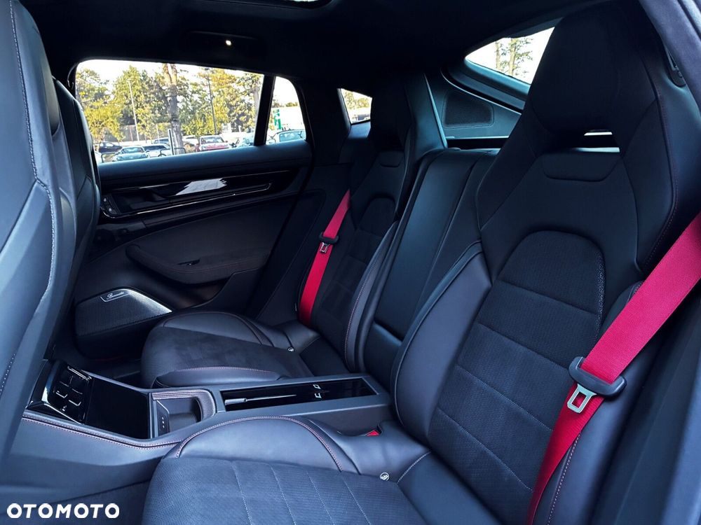 Porsche Panamera GTS - 40