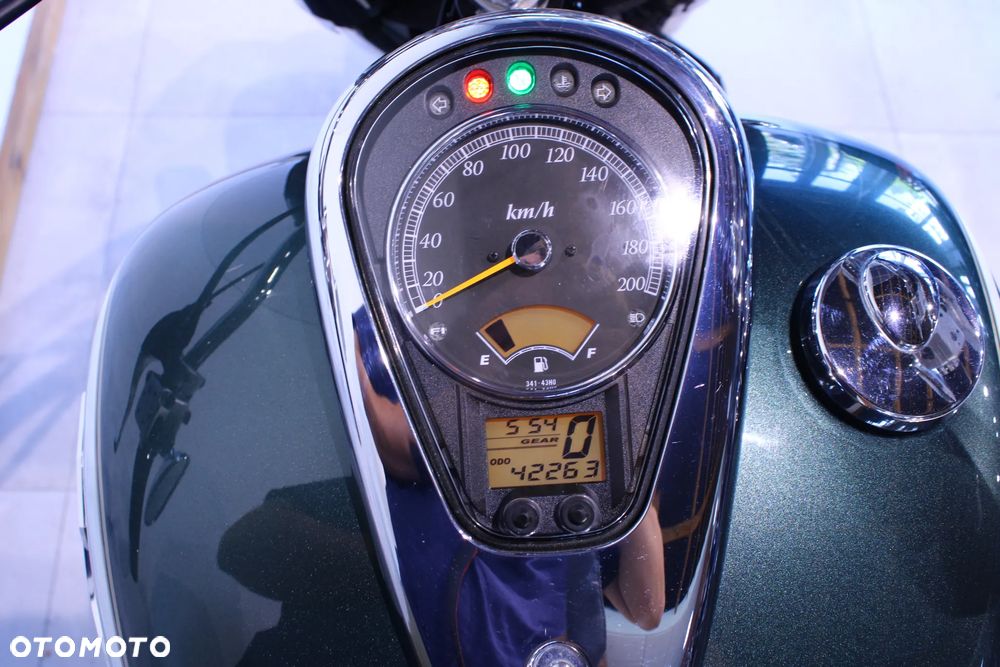Suzuki Intruder - 8