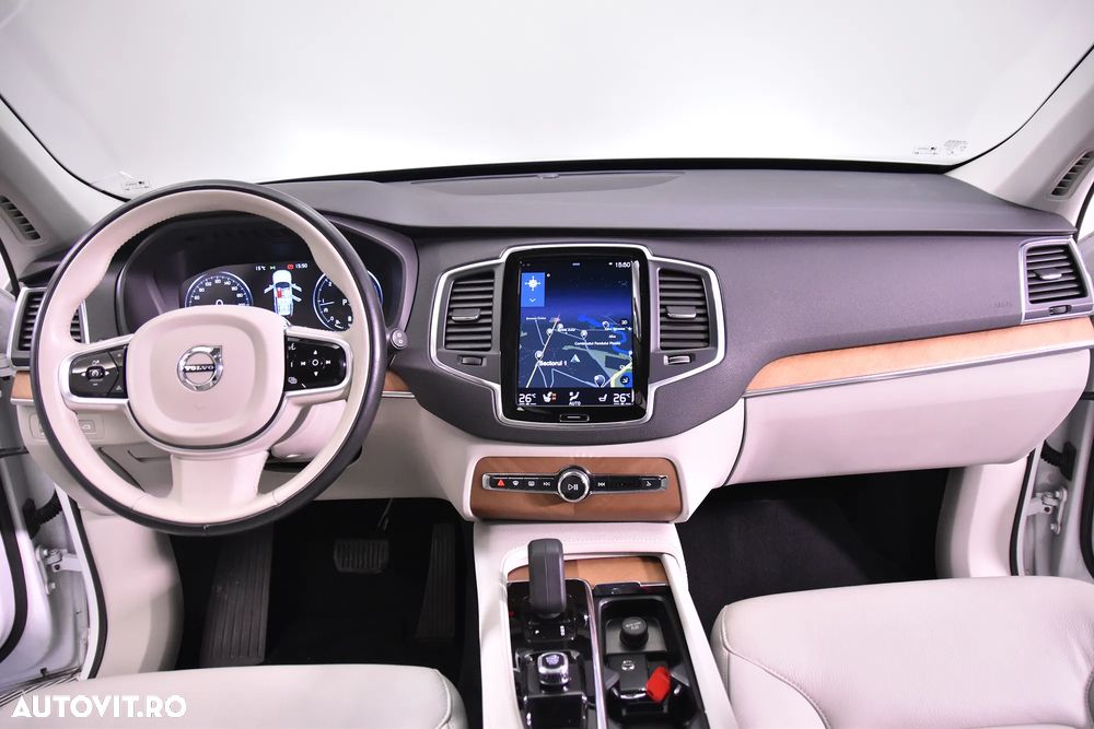 Volvo XC 90 D5 AWD Momentum - 9