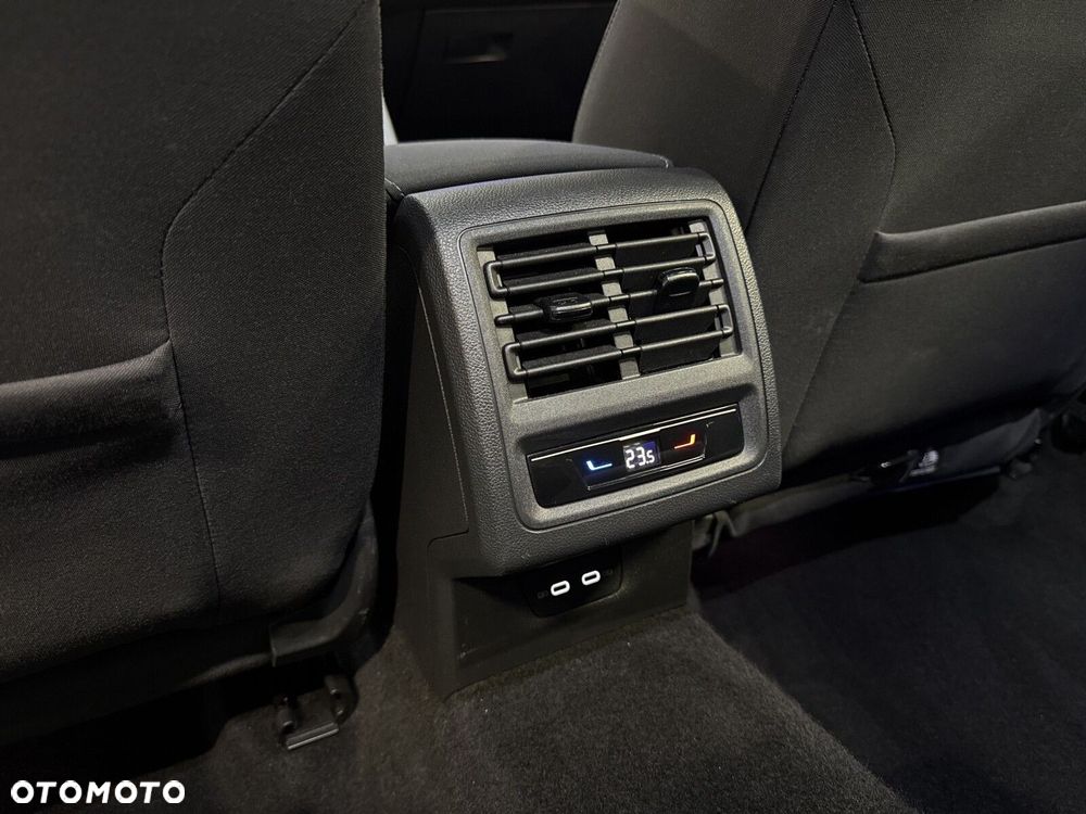 Volkswagen Golf Variant 2.0 TDI Style DSG - 20