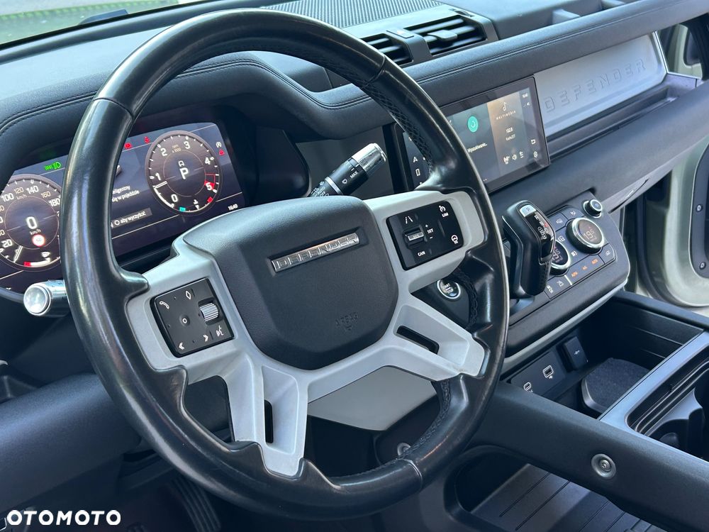 Land Rover Defender - 15
