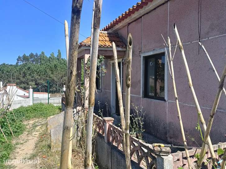 Moradia/quintinha T4 Isolada com Terraço e Garagem - Grande imagem: 2/12