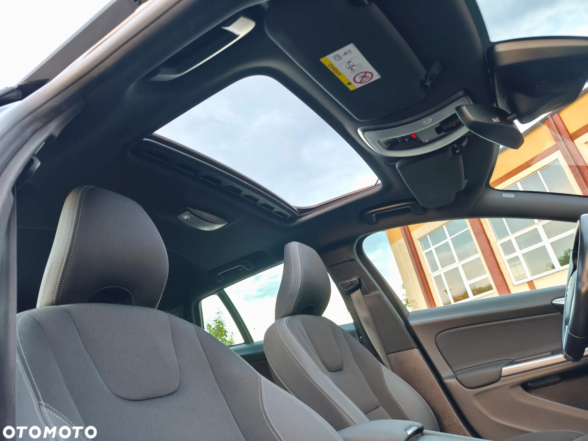 Volvo V60 D4 Drive-E Momentum - 29