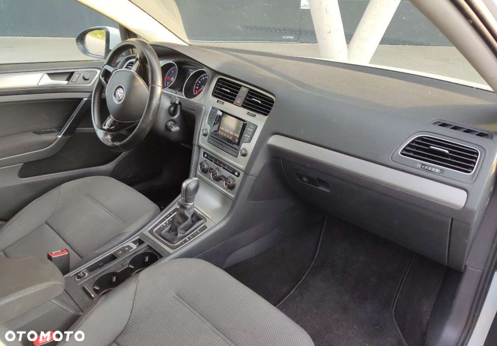 Volkswagen Golf - 12