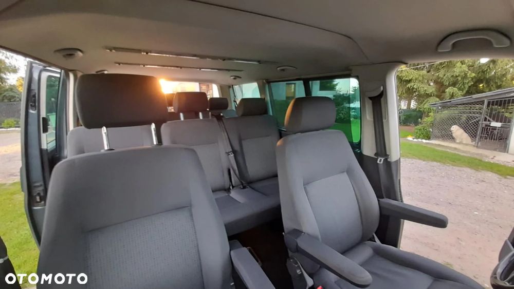 Volkswagen Transporter Caravelle Lang Trendline - 11