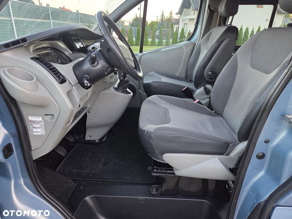 Renault TRAFIC VIVARO LONG KLIMA TEMPOMAT ORYGINAŁ DUBEL KABINA ZADBANY FULL OPCJA DOPOSAŻONY - 8