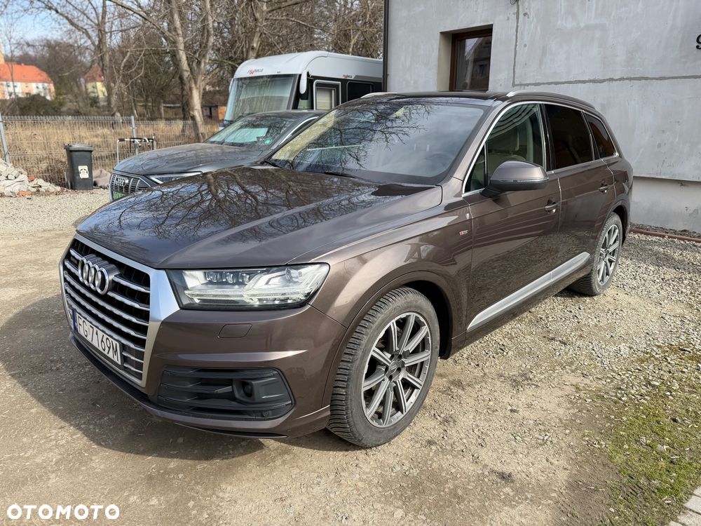 Audi Q7 - 1