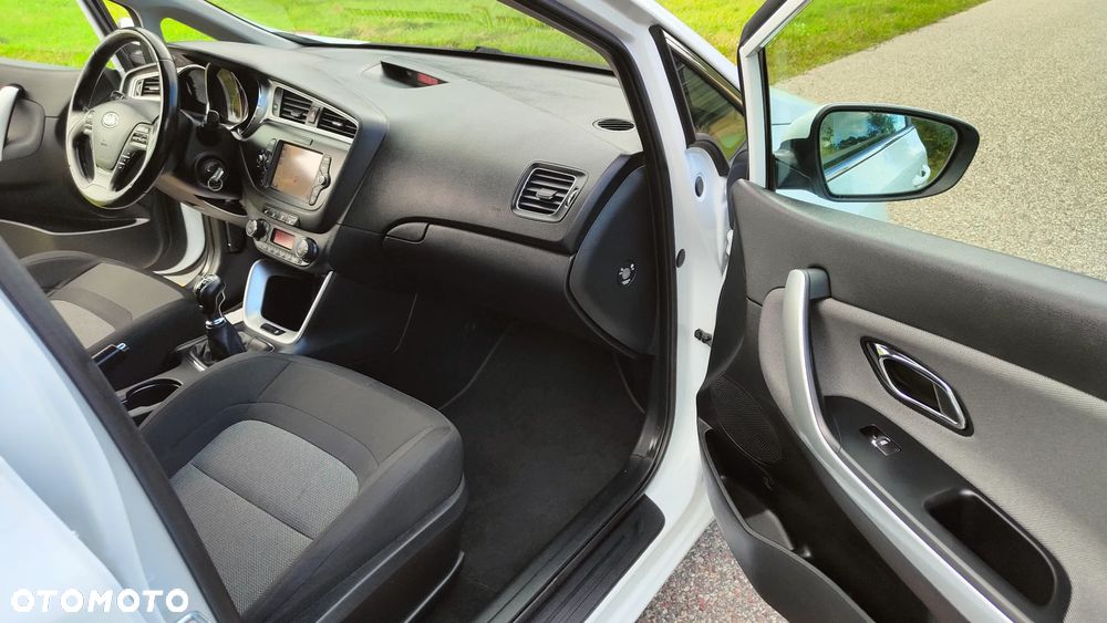 Kia Ceed 1.6 GDI Business Line - 24