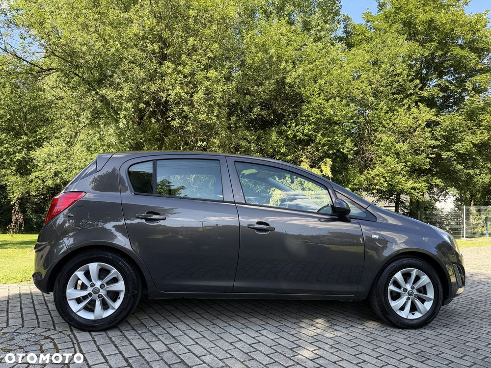 Opel Corsa 1.2 16V Cosmo - 5