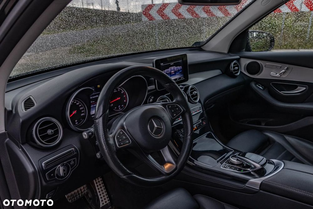 Mercedes-Benz GLC 250 4Matic 9G-TRONIC AMG Line - 18