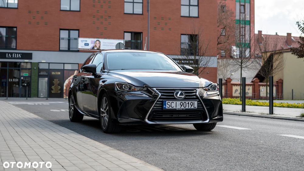 Lexus IS 200t Elite - 9
